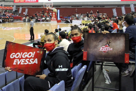サントリー小川、Bリーグ観戦に大興奮。歴史的大逆転劇は見届けられず サムネイル