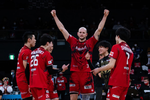 ウルフドッグス名古屋がファイナルステージ進出　小川智大「勝てたけれどミスが多すぎた」V1男子 サムネイル
