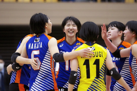 東レ・西川吉野「慌てるかと思ったが、意外と冷静にコートの中が見えた」、KUROBE・浮島杏加子「ブロックに力を入れてきたが、それ以前にサーブで崩されてしまった」　V1女子 V Cup会見コメント サムネイル