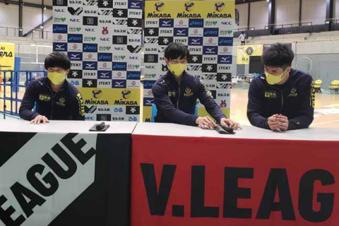 出耒田敬「日本人だけで勝てたのはとてもプラスになった」関田「ミドルをただ多用するのでなく要所で使った」堺会見 サムネイル