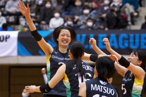 群馬銀行・鈴木日葵「昇格は通過点にしなければ」、新井祥「V1に上がる可能性を見せたかった」、坂本陽菜、田中瑠奈、高橋悠監督　V・チャレンジマッチ女子 会見コメント サムネイル
