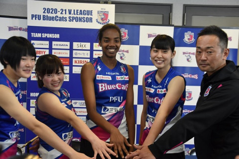 バルデス・メリーサ「将来はキューバのミレーヤ・ルイスのような選手に」、志摩美古都「相手の隙を突いたスパイクとサーブレシーブで貢献したい」　PFU入団会見 サムネイル
