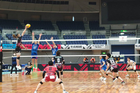 男子V.チャレンジマッチ（入れ替え戦）第1戦、V1の大分三好ヴァイセアドラーがV2・ヴォレアス北海道にストレートで先勝 サムネイル
