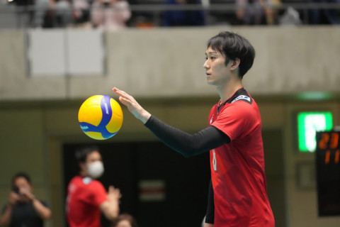 男子代表が紅白戦　19歳高橋藍が躍動　紅組は柳田将洋で流れを変えるもセットを取り切れず サムネイル