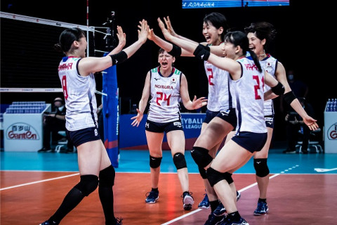 女子代表、ドミニカ共和国にフルセットで大逆転勝利。籾井あき「ミドルを活かせなかったことが反省点」 VNL サムネイル
