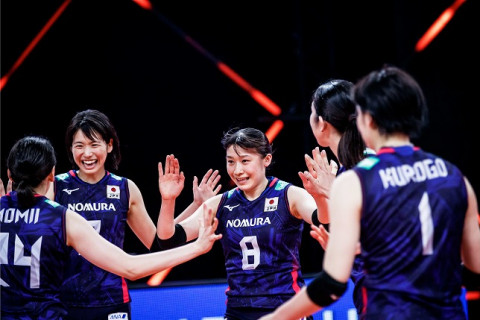 女子日本代表、ポーランドに2セットダウンからの大逆転でフルセット勝利。古賀紗理那「チーム一丸となって戦った」　VNL2021 サムネイル
