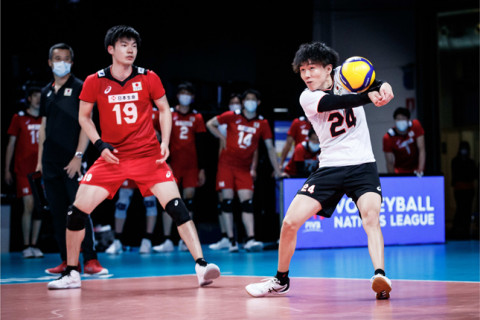 男子日本代表がアルゼンチンに敗れ5勝4敗　大塚達宣「いろんなポジションをやらせてもらっているが、今日はパフォーマンスが良くなかった」VNL サムネイル