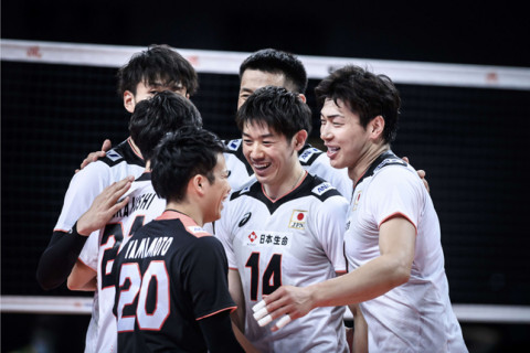 日本男子代表がオーストラリアを破り4勝目　藤井直伸「厳しい試合だったが、勝ち切れたことが次に繋がる」VNL サムネイル