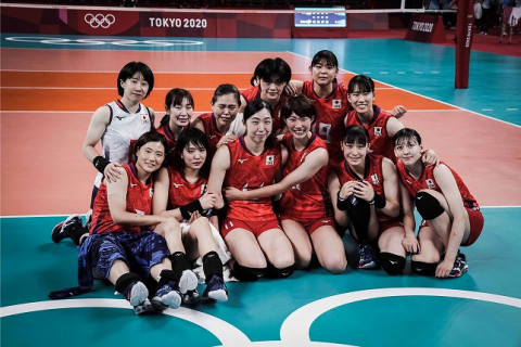女子代表が東京五輪を終え、コメントを発表。中田久美監督「深く責任を感じています。選手たちは頑張り抜いた」 サムネイル
