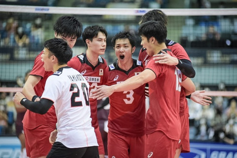 宮浦健人「緊張したが、1勝できてホッとしている」、高橋藍「会場の応援は心強く、違う力が出ることを改めて実感した」　アジア選手権カタール戦会見コメント サムネイル