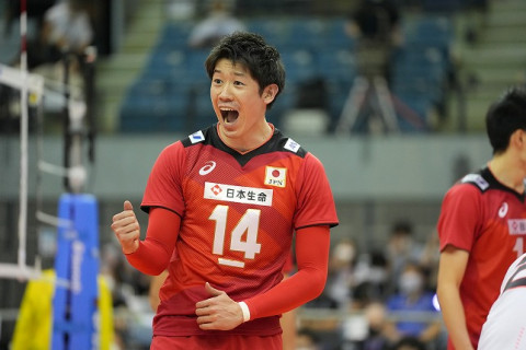 石川祐希主将「常にベストプレーを出さなければ世界では勝てない」、宮浦健人「中国は空中での駆け引きがうまく、やりづらさを感じた」　アジア選手権中国戦会見コメント サムネイル