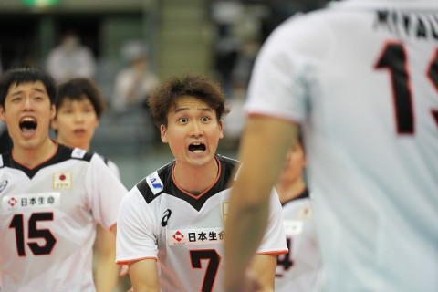 石川祐希主将「世界で勝つため、決勝戦はレベルの高い試合をしたい」、高梨健太「苦しい展開だったが、チーム一丸となって戦えた」　アジア選手権チャイニーズタイペイ戦コメント サムネイル