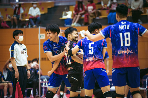 フォト FC東京 古賀太一郎、手原紳ら　2021.10/16箕面 サムネイル