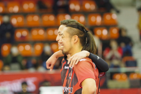 V2男子開幕　8チームが北海道2会場で初戦　昨シーズン2位ヴォレアス北海道、同3位の埼玉アザレアにストレート勝利 サムネイル