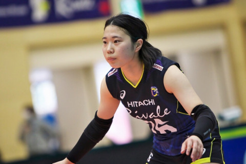 日立Astemo・多治見麻子監督「室岡莉乃は普段はおっとり、コートに入ると凄いんです」、姫路・宮地佳乃「高校時代はミドルでちょっと高いトスを打ち切るのをやってきました」　V1女子会見 サムネイル