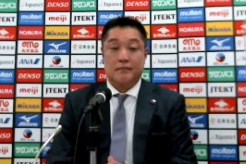 眞鍋政義女子代表新監督が就任内定会見。「パリ五輪出場権獲得が最低限の目標。まずは東京五輪の振り返りから始めたい」 サムネイル