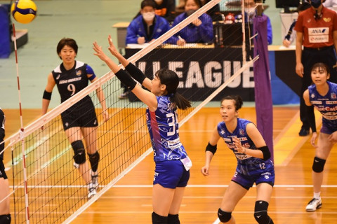 PFU、ホームで4連勝ならず。JTはKUROBEをストレートで下し、開幕6連勝　V1女子 サムネイル