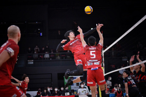 サントリーがジェイテクトに、パナソニックがJT広島にストレートで連勝　FC東京が競り合うもWD名古屋に敗れる　V1男子 サムネイル
