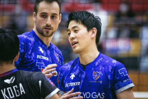 FC東京ヨナス「ノルウェーの高校生の時に、今トヨタ車体の印東さんが日本のバレーのことをいろいろ話をしてくれて、いつか日本に行けたらいいなと思っていました」 サムネイル
