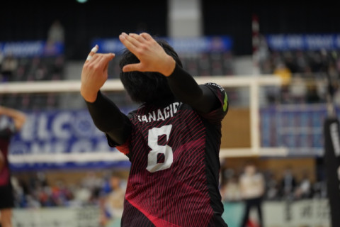 サントリー・柳田将洋「攻めたサーブに関してはまずメンタリティが大事」V1男子会見 サムネイル