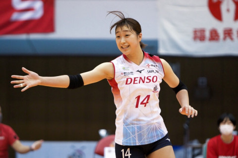 デンソー・松井珠己「一本一本に意味があるトスを上げていきたい」、トヨタ車体・印東玄弥監督「ミスは受け止める。周田夏紀には思いっきりやってもらいたい」　V1女子会見 サムネイル