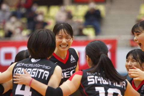 JT、破竹の開幕8連勝。NECが日立にフルセットで競り勝ち、2位に浮上　V1女子 サムネイル