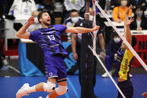 パナソニックが首位堺に３－１で勝利 　FC東京7位浮上　クビアク「（VOM副賞の）宮崎牛が欲しくてチーム全員が頑張った（笑）宮崎牛がもらえて嬉しい」V1男子 サムネイル