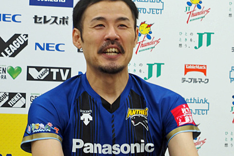永野健「名前上では僕と清水が副主将ですけど、オミもクビも、みんなが山内をサポートしている」ティリ監督「リベロがVOMになるのは珍しく、嬉しい」パナソニック会見 サムネイル