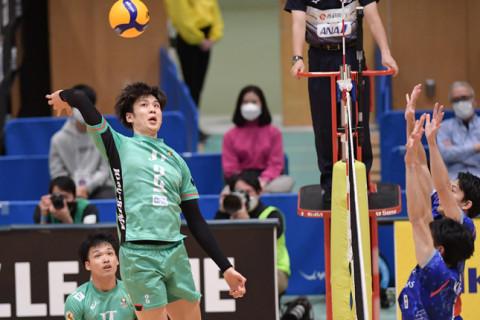 ＪＴ広島がFC東京を３－１で破り連敗脱出　最後は小野寺太志のエース　V1男子 サムネイル