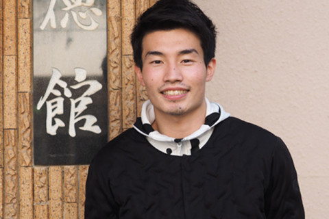 カーテンコール　星城高校監督・中根聡太さん「長期的な目標は、Vリーガー、代表に入るような選手を育てたい。直近はまず愛知県予選を抜けること！」 サムネイル