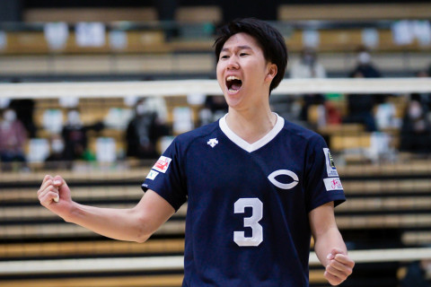 フォト 全日本インカレ 男子３決 中央大 VS 筑波 2021.12.05　山岸隼、鍬田憲伸、エバデダン・ラリー、柳田歩輝ら サムネイル