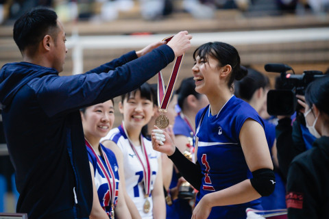 フォト 全日本インカレ 女子決勝 東海大 VS 日体大 横田紗椰香、宮部愛芽世、塩出仁美ら　2021.12.05 サムネイル