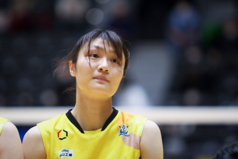 フォト・皇后杯2回戦  石川真佑（東レ）、古賀紗理那（NEC）、籾井あき（JT）、鍋谷友理枝（PFU）、宮下遥、及川真夢（岡山）ら サムネイル