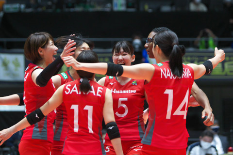 フルセットの激闘を制し、久光が2大会ぶり8度目の優勝。MVPに井上愛里沙　皇后杯 サムネイル