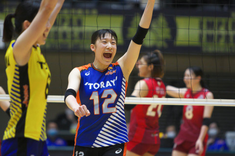 天皇杯・皇后杯準決勝を前に。東レ・石川真佑「相手に負けないくらいの粘りとオフェンスが鍵」、JT広島・小野寺太志「この大会でいい結果を出して今年を締めくくりたい」 サムネイル
