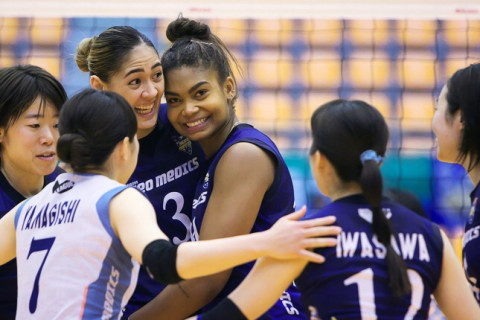 埼玉上尾が今年初のホームゲームでKUROBEに3-1で勝利。トヨタ車体、姫路、岡山はホームでの勝利ならず　V1女子 サムネイル
