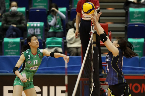 JTがホームで日立Astemoにストレート勝利し、14勝目　V1女子 サムネイル