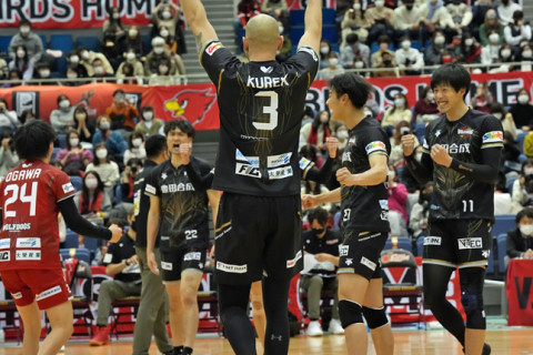 柳田将洋とムセルスキー復帰のサントリーが天皇杯覇者のWD名古屋に1－3で敗れ、今節は1勝1敗に　V1男子 サムネイル