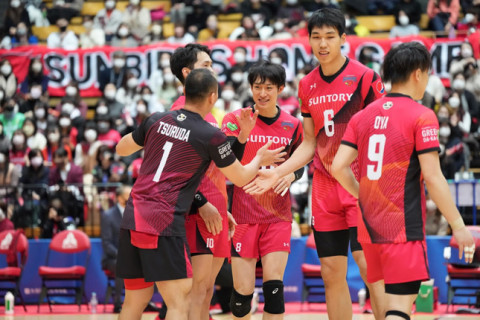 サントリーがJT広島に連勝で単独首位に浮上　東レが堺にフルセット勝利　WD名古屋は今節１勝１敗に　V1男子 サムネイル