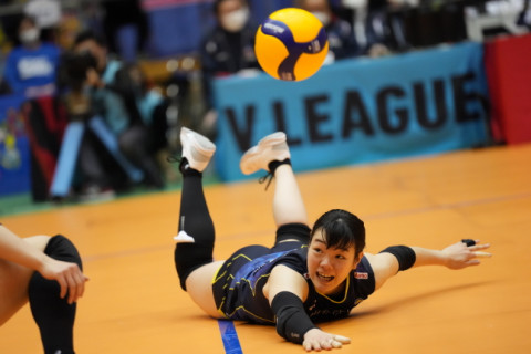 日立Astemoリヴァーレ・オクム大庭冬美ハウィ「ここ何試合かスパイクで悩んでいた部分が少し吹っ切れたのは収穫」V1女子会見 サムネイル