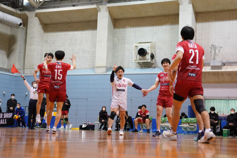 全15チームが折り返し　富士通カワサキレッドスピリッツ、ヴォレアス北海道と1ポイント差で首位　V2男子 サムネイル