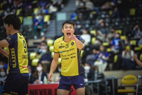堺がパナソニックをフルで下す　東レはWD名古屋に３－０負け　堺・深津旭弘「悪い雰囲気を払拭できた。上辺だけじゃない関係になれば素晴らしいチームになれる。アピールポイントは”顔”です（笑）」 サムネイル