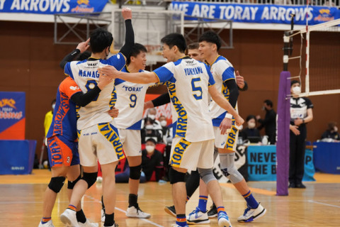 東レがWD名古屋に逆襲　パナソニックは痛い連敗を喫す　V1男子 サムネイル