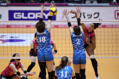 姫路がKUROBEに3-0で勝ち、ホームで連敗脱出。東レ、NEC、久光は土日両日とも勝利　V1女子 サムネイル