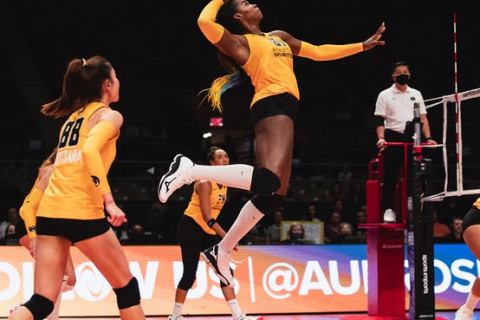 アメリカ女子バレープロリーグ、キャプテンのリーダーシップを支えるファシリテイター ジョー　現役を退いたシェイラの談話など サムネイル