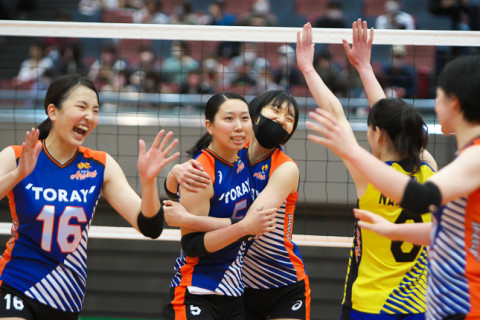 東レ、東海大、PFU、NECが準決勝進出　黒鷲旗女子 サムネイル