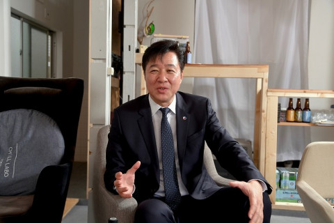 日本バレーボール協会　川合俊一会長インタビュー（前編）「五輪出場そのものよりも、そこに挑むまでの練習とか、過程が大事だった」 サムネイル