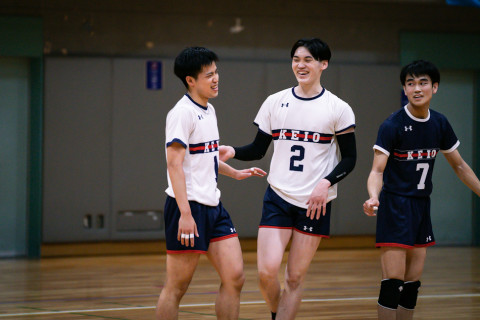 フォト 関東1部男子 春季リーグ 慶應義塾大学 高倉真古都、松本喜輝ら VS 順天堂大学 岡野恵大、染野輝ら 2022.05.29 サムネイル