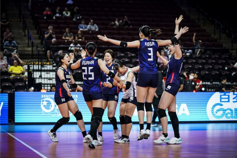 女子代表、フルセットの激闘の末ドイツに勝利し、開幕2連勝。古賀主将「後半はサーブを修正した」　VNL女子予選ラウンド サムネイル