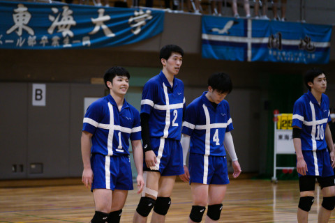 フォト 関東1部男子 春季リーグ 東海大学が優勝を決める 山本龍、佐藤駿一郎、樋内竜也らVS 青山学院大学 山本光太、黒須謙太ら　2022.06.05 サムネイル